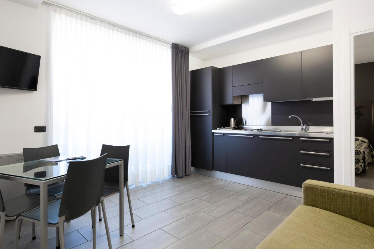 Apartments Garda Lake リーヴァ・デル・ガルダ エクステリア 写真