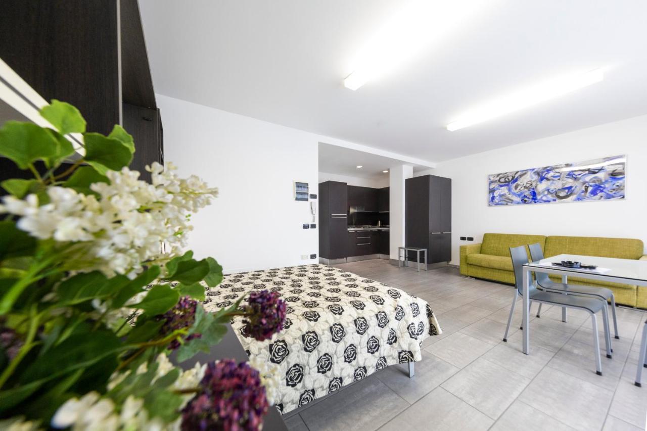 Apartments Garda Lake リーヴァ・デル・ガルダ エクステリア 写真
